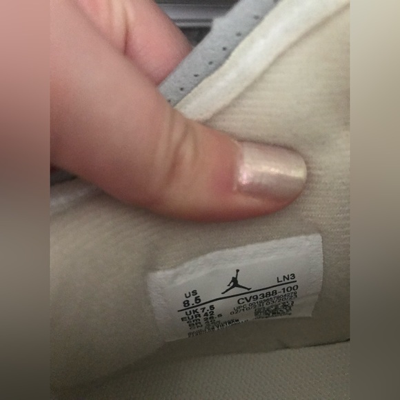 Air Jordan 4 Retro Sail Sneakers - Picture 11 of 14